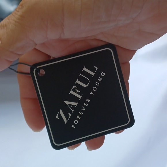 Zaful Gold Sequin crop top, Sheer, Mesh, Sz 8, 21" PTP, 14" L - Picture 4 of 6